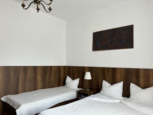 74d69eb9-3014-4376-9b85-a769da98fe89