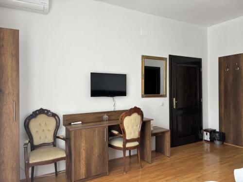 94e2176a-91df-4a46-8a17-f71fd8f45bed-1